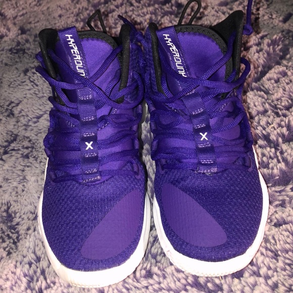 Nike basketball shoes - Picture 1 of 4